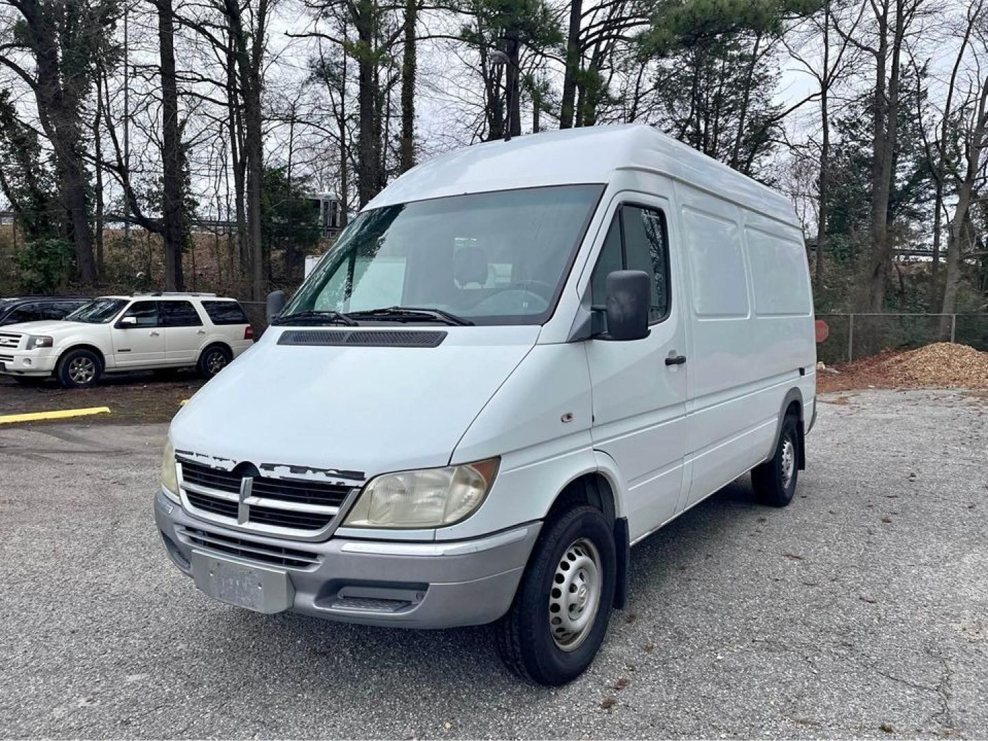 2003 WHITE /Gray Dodge Sprinter Van 2500 High Roof Short Wheelbase (WD2YD642935) with an 2.7 i5 Diesel engine, Automatic transmission, located at 5700 Curlew Drive, Norfolk, VA, 23502, (757) 455-6330, 36.841885, -76.209412 - Photo#1